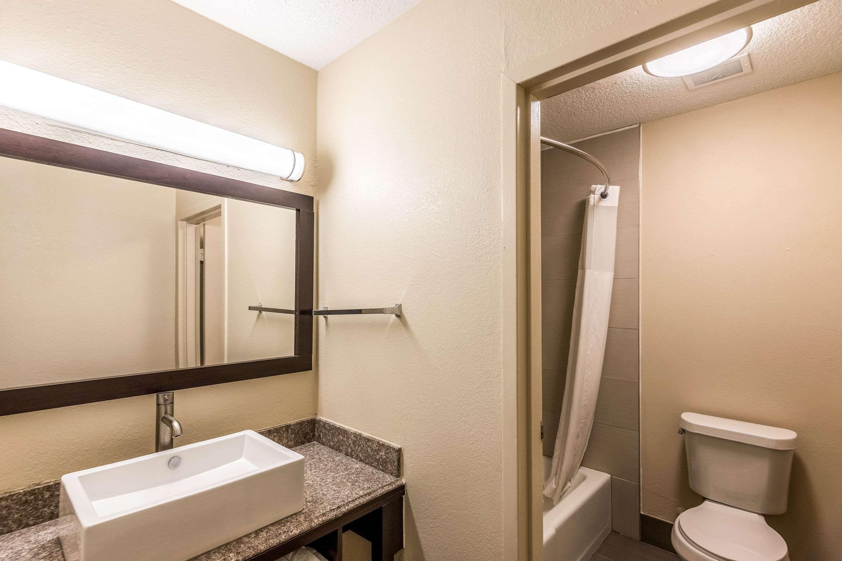 Colby Inn And Suites Dış mekan fotoğraf