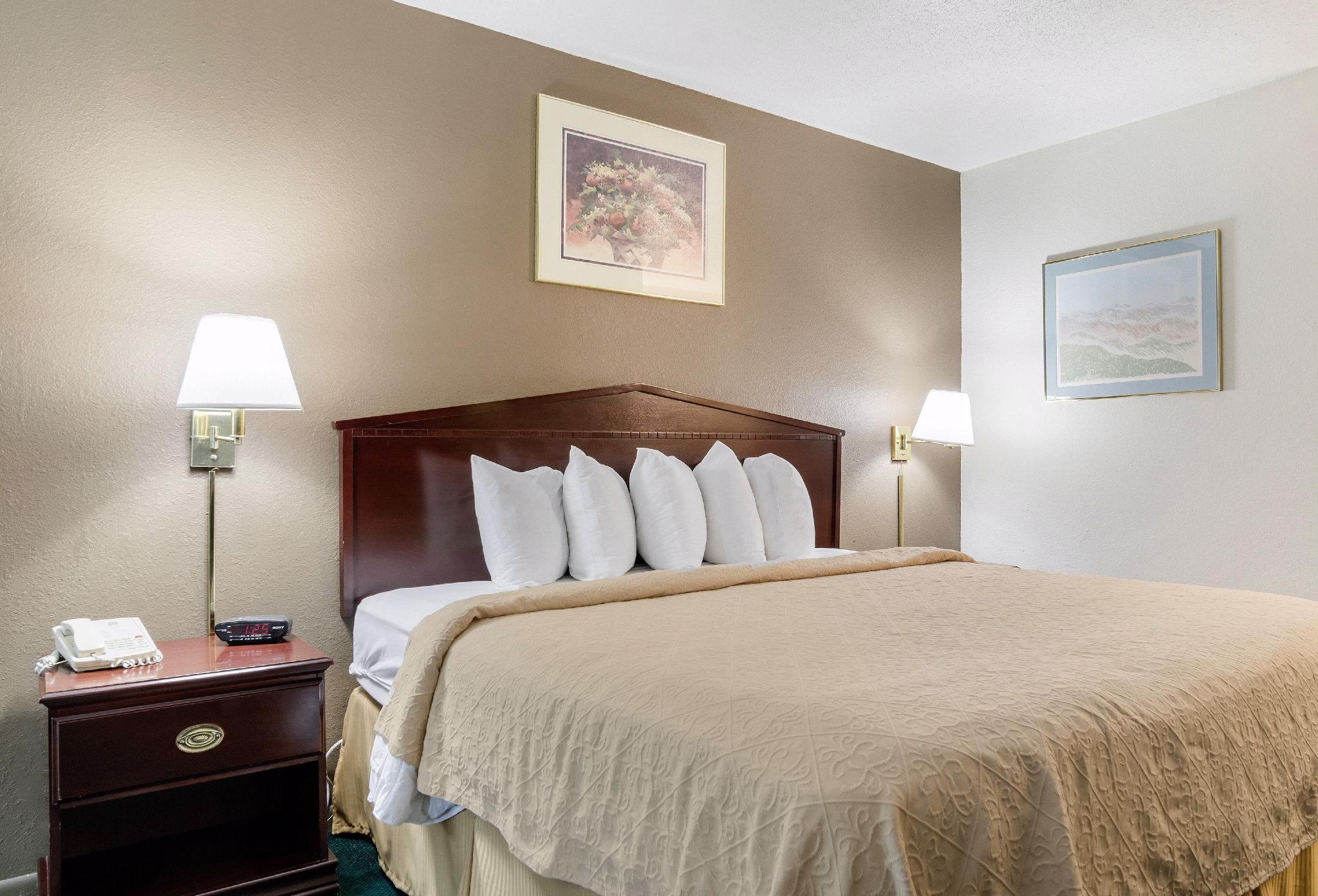 Colby Inn And Suites Dış mekan fotoğraf